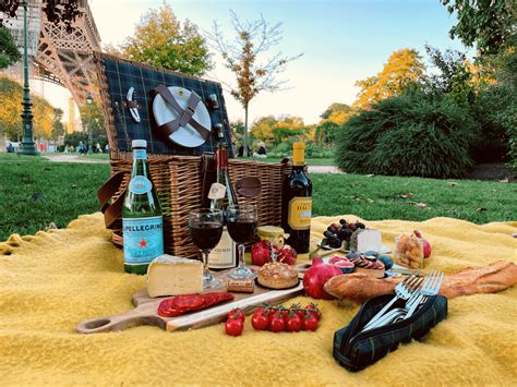 getting picnic baskets near givenchy france|the perfect paris picnic.